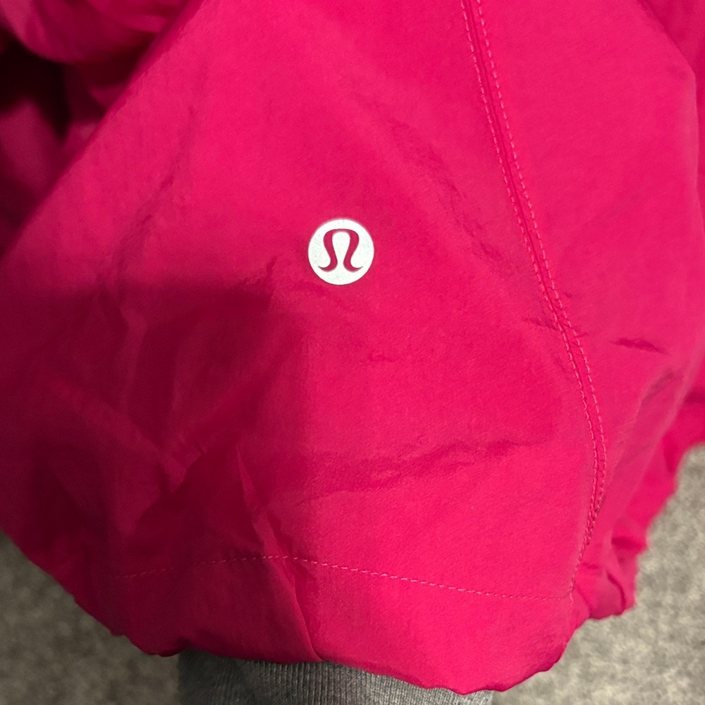 lululemon License to Train Lightweight Jacket - Picture 5 of 5